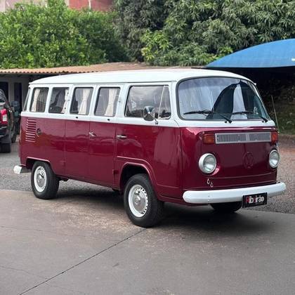 VOLKSWAGEN KOMBI 1.6 LUXO 8V GASOLINA 3P MANUAL